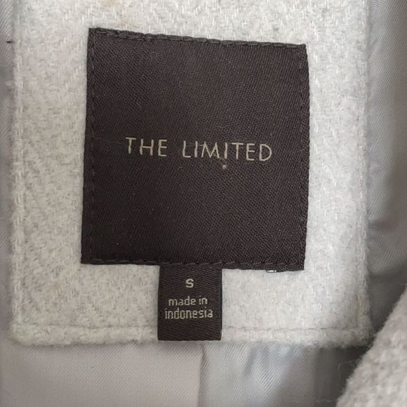 Classic oatmeal colored pea coat w/ optional belt - Picture 2 of 8